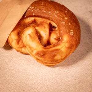 Pretzels de Pato para perros de Kazoku Pets &ndash; snack natural para la salud dental