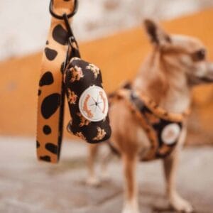 Porta Bolsas Brisa de neopreno, práctico y con diseño exclusivo inspirado en la naturaleza de Doñana.